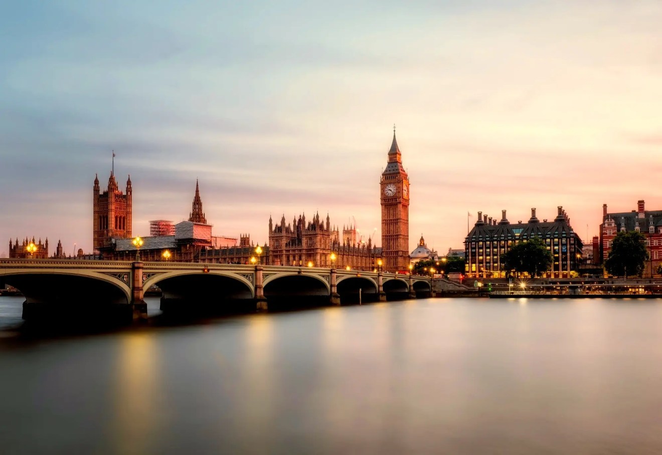 Big Ben and Westminster Bridge representing digital solution content publishing in London.